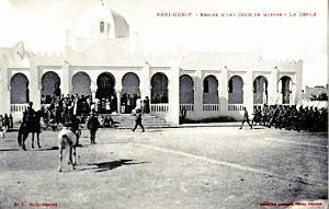 BENI-OUNIF - REMISE D'UNE CROIX DE GUERRE - LE DEFILE